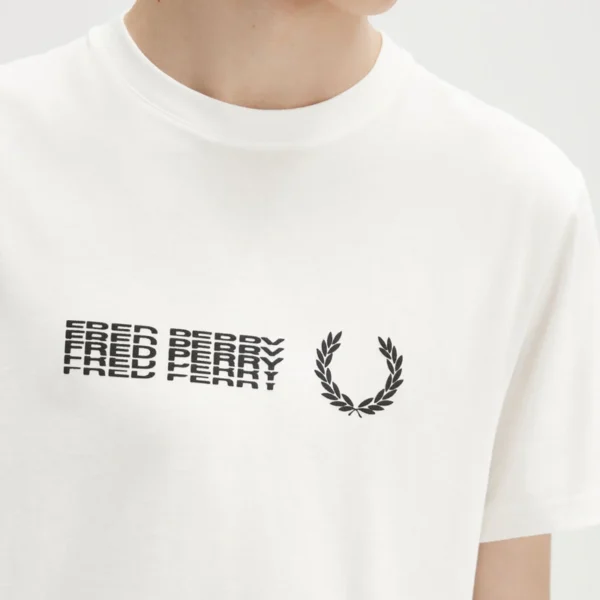 Camiseta Fred Perry Off White e Preto REF M8593