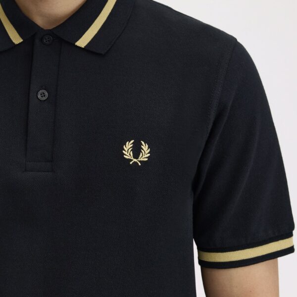 Gola Polo Fred Perry Preto e Dourado REF M2
