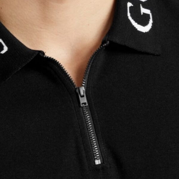 Guess Polo Preta Com Detalhe na Gola - Ref. X4YP12KCEN0