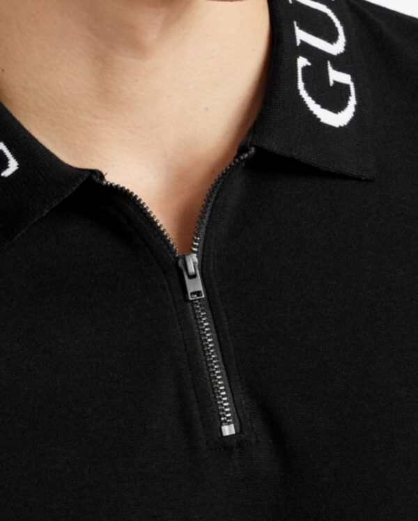 Guess Polo Preta Com Detalhe na Gola – Ref. X4YP12KCEN0