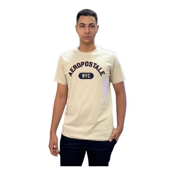 Camiseta Aeropostale com detalhe grande na frente• REF 87120174