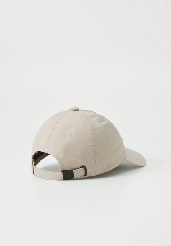 Boné Armani Exchange – XM000795