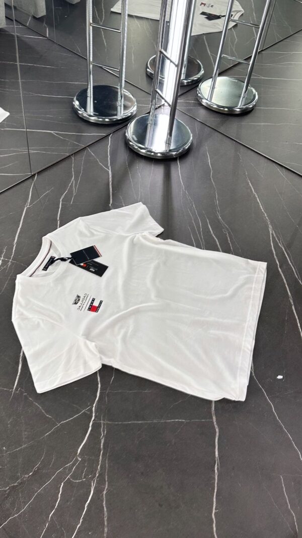 Camiseta Tommy Hilfiger – MN00082