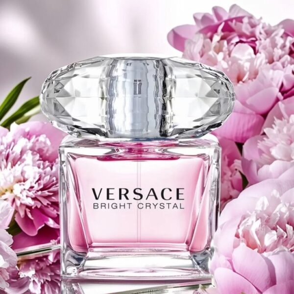 KIT BRIGHT CRYSTAL ABSOLUT VERSACE FEMININO EAU DE PARFUM 90ML + SHOWER GEL 100ML + BODY LOTION 100ML. REF: BRIGHTCRYSTAL