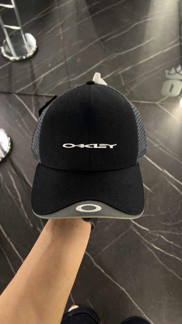 BONÉ OAKLEY – FOS901343